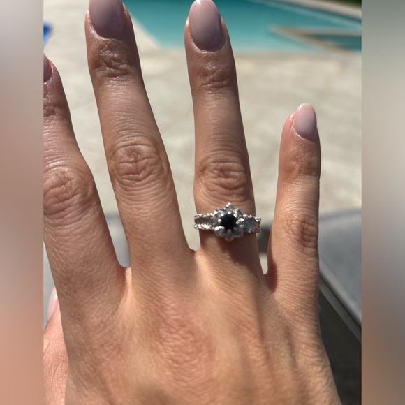 Sapphire Floral Ring with Diamonds - Picture 2 of 4